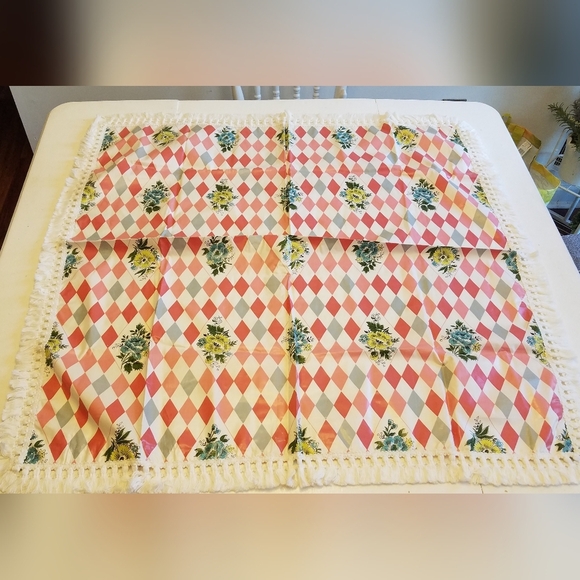 Set of 2 Vintage Card Table Covers Floral Diamond - Picture 2 of 6